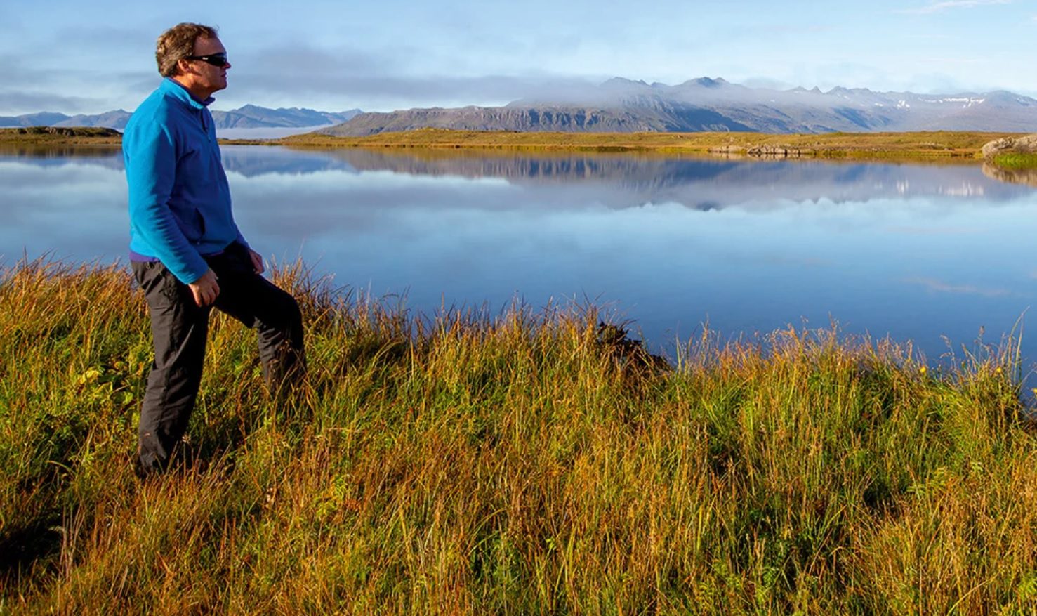 Blaðamaðurinn William Gray við Djúpavog 2022. ÞESSI MYND ER EKKI TIL ALMENNRAR NOTKUNAR.
